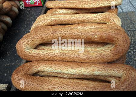 Pain de sésame dans le marché du quartier arabe vieux Jérusalem, Israël Banque D'Images