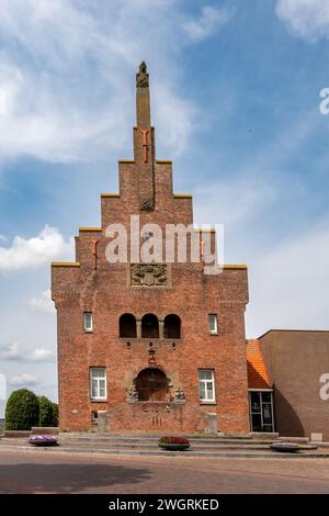 Vue de face du bâtiment de l'ancien hôtel de ville de Medemblik dans la vieille ville, Noord-Holland, pays-Bas Banque D'Images