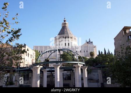 La basilique de l'Annonciation à Nazareth, en Israël, se trouve sur le site où l'archange Gabriel a annoncé à Marie la naissance prochaine de Jésus Banque D'Images