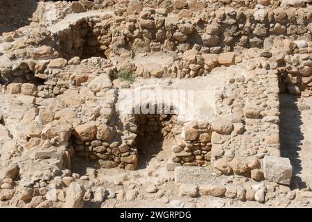 Parc national de Qumran, ruines du village adjacent aux grottes de manuscrits de la mer morte, désert de Judée, Israël Banque D'Images