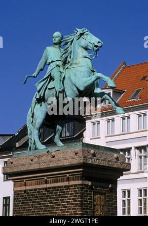 Statue de l'évêque chevalier Absalon, Højbro Plads, Copenhague, Danemark Banque D'Images