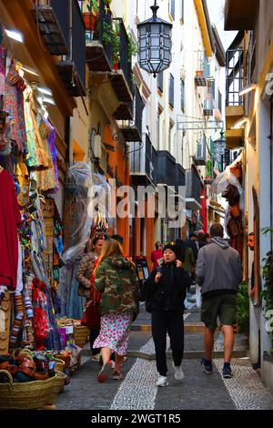 ©Sylvestre/MAXPPP - Grenade Spain 06/02/2024 ; rue de l'albaycin;ancien quartier arabe, boutique Banque D'Images