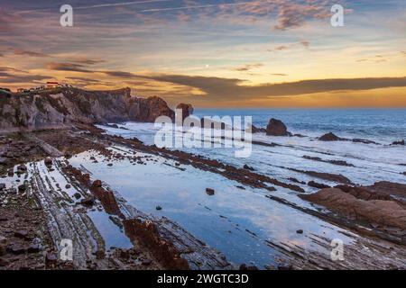 Falaises près de Barrio la Arnia, Cantabrie (Espagne) Banque D'Images