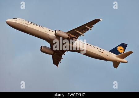 Décollage de l'avion, aéroport international Ferenc Liszt de Budapest Banque D'Images