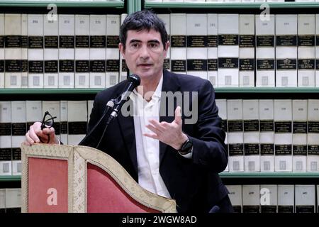 Roma, Italie. 06th Feb, 2024. Foto Mauro Scrobogna/LaPresse 06-02-2024 Roma (Italia) - Politica - Senato, convegno &#x201c;Cessate il fuoco Ora, a Gaza e in Ucraina&#x201d ; - Nella foto: Nicola Fratoianni AVS durante il convegno Organizato dal Coordinamento Democrazia costituzionale 06 février 2024 Rome (Italie) - politique - Sénat, conférence "cessez-le-feu maintenant, à Gaza et en Ukraine" - sur la photo : Nicola Fratoianni AVS lors de la conférence organisée par la coordination de la démocratie constitutionnelle crédit : LaPresse/Alamy Live News Banque D'Images