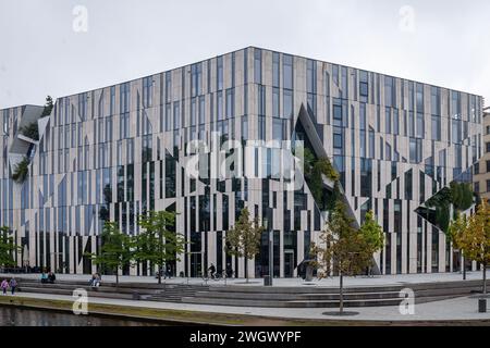 Dusseldorf, NRW, Allemagne - 11 septembre 2022. Architecture moderne de la ville. Banque D'Images