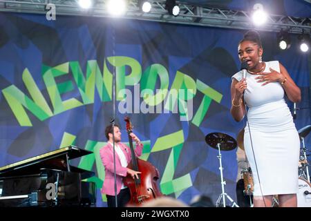 Samara Joy se produit en quad au Newport Jazz Festival 2023 au Fort Adams à Newport, Rhode Island, le 6 août 2023. Banque D'Images