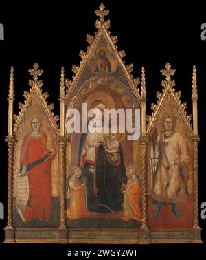 Triptyque avec la Vierge et l'enfant, et les saints Marie Madeleine et Ansanus, Andrea di Cione nommé Orcagna, 1350 peinture Triptyque avec Marie et l'enfant et les saints. Sur le panneau central, Marie est assise sur le genou gauche avec l'enfant Christ, un ange agenouillé de chaque côté avec un vase avec des fleurs. Dans le trilobium au-dessus de Christ, à mi-chemin, bénissant avec un livre dans la main gauche. Sur le panneau de gauche la sainte Mary Magdalena debout avec pot de pommade et banderole. Sur le panneau de droite le Saint Ansanus comme un jeune chevalier avec branche de palmier. Avec liste intégrée. Panneau Florence. Tempera Marie assise ou intronisée, th Banque D'Images