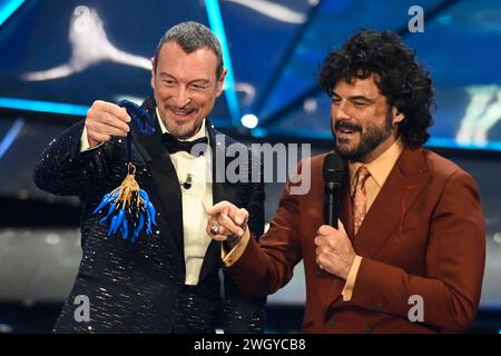 Sanremo, Italie. 06th Feb, 2024. Amadeus et Francesco Renga lors de la 74ème édition du Festival de la chanson italienne DE SANREMO au Théâtre Ariston de Sanremo, dans le nord de l'Italie - mardi 6 FÉVRIER 2024. Divertissement. (Photo de Marco Alpozzi/LaPresse)&#xa0 ; crédit : LaPresse/Alamy Live News Banque D'Images