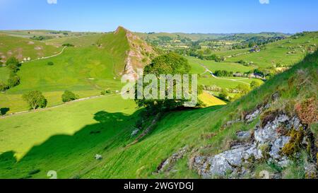 Buxton, Royaume-Uni - 4 juin 2023 : lumière du soir d'été au-dessus de Parkhouse Hill, Peak District National Park, Royaume-Uni Banque D'Images
