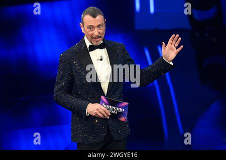 Sanremo, Italie. 06th Feb, 2024. Amadeus lors de la 74ème édition du Festival de la chanson italienne DE SANREMO au Théâtre Ariston de Sanremo, dans le nord de l'Italie - mardi 6 FÉVRIER 2024. Divertissement. (Photo de Marco Alpozzi/LaPresse)&#xa0 ; crédit : LaPresse/Alamy Live News Banque D'Images