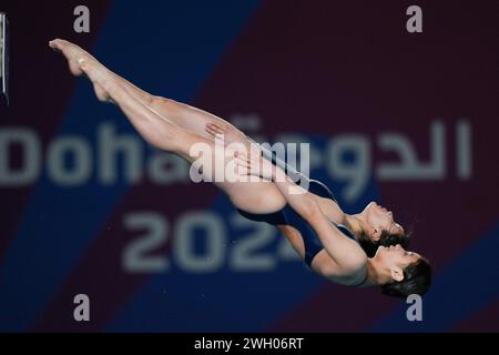 Doha, Qatar. 6 février 2024. Kim Mi Rae (G)/JO Jin Mi de la République populaire démocratique de Corée (RPDC) concourent lors de la finale de plongeon synchronisée féminine sur 10 m aux Championnats du monde de natation 2024 à Doha, Qatar, le 6 février 2024. Crédit : Xue Yuge/Xinhua/Alamy Live News Banque D'Images