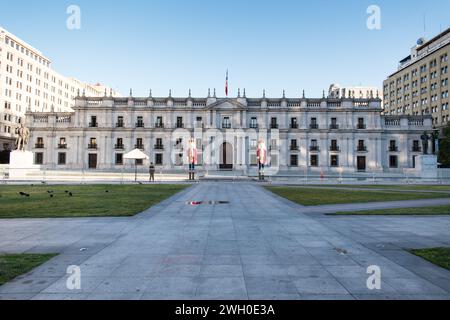 Palacio de la Moneda ou la Moneda, le palais présidentiel situé dans le centre-ville de Santiago. Banque D'Images