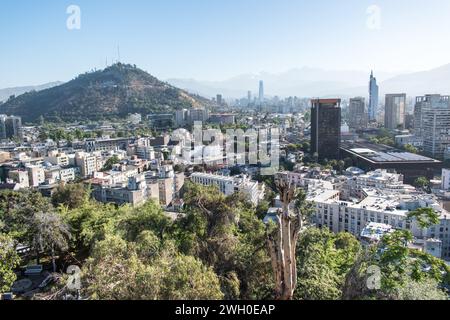 Vue époustouflante depuis la colline de Santa Lucia à Santiago, Chili Banque D'Images