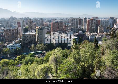 Vue époustouflante depuis la colline de Santa Lucia à Santiago, Chili Banque D'Images