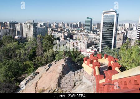 Vue époustouflante depuis la colline de Santa Lucia à Santiago, Chili Banque D'Images