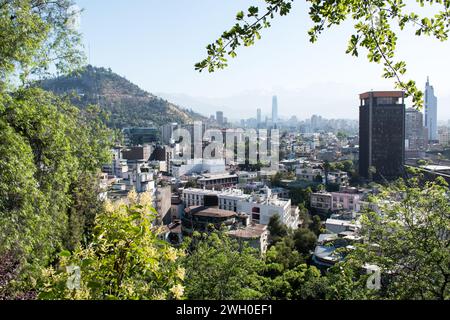 Vue époustouflante depuis la colline de Santa Lucia à Santiago, Chili Banque D'Images