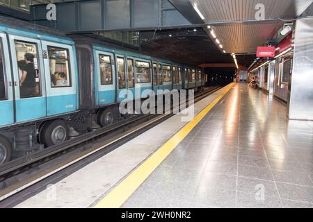 Metro de Santiago, le système de transport rapide desservant Santiago, la capitale chilienne. Banque D'Images