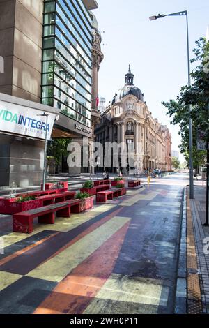 Le Santiago Stock Exchange Building, construit par l'architecte Emile Jecquier entre 1913 et 1917, se trouve sur la rue Bandera dans le centre de Santiago du Chili. Banque D'Images