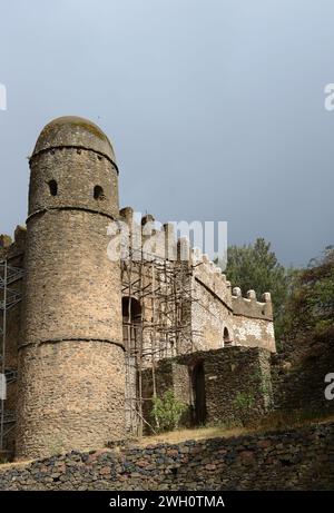 Vue extérieure des ruines de Fasil Ghebbi (enceinte royale) à Gondar, Ethiopie. Banque D'Images