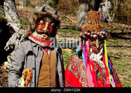 Masque d'Entroido de Samede (Paderne, A Coruña) dans masque de rencontre de Vilariño de Conso, Ourense, Espagne Banque D'Images