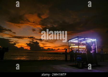 Bautifull coucher de soleil à Galle dans Fast Food Business face au Sri Lanka Banque D'Images