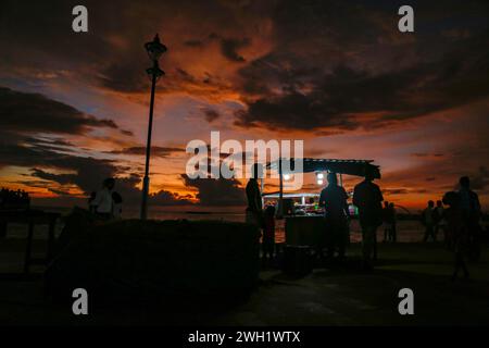 Bautifull coucher de soleil à Galle dans Fast Food Business face au Sri Lanka Banque D'Images