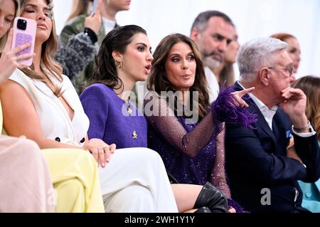 Emerson Tenney, Teri Hatcher und Helmut Schlotterer BEI der Marc Cain Fashion Show auf der Berlin Fashion week automne/hiver 2024 in der Arena Berlin. Berlin, 06.02.2024 *** Emerson Tenney, Teri Hatcher et Helmut Schlotterer au défilé Marc Cain à la Fashion week automne hiver 2024 à l'Arena Berlin Berlin, 06 02 2024 Foto:XF.xKernx/xFuturexImagex cain 4336 Banque D'Images