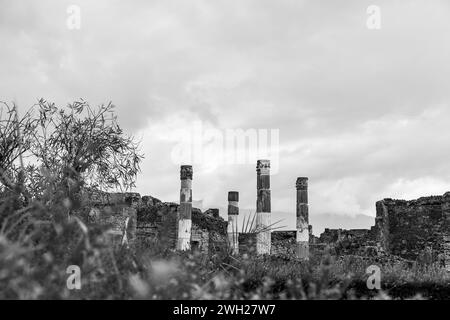 Visite de la ville de Pompéi qui a été couverte de cendres volcaniques après l'éruption du Vésuve, lieux touristiques en Italie. Banque D'Images