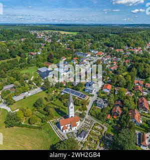 Die Gemeinde Grafrath im oberbayerischen Kreis Fürstenfeldbruck im Luftbild Ausblick auf Grafrath an der Amper in Oberbayern Grafrath Bayern Deutschla Banque D'Images