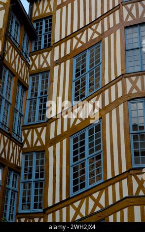 Maisons à colombages normandes, typiques des rues de Rouen Banque D'Images