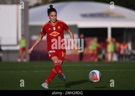 Rome, Italie. 05th Feb, 2024. Manuela Giugliano de A.S. Roma Women lors du match de deuxième manche de la Coppa Italia Women entre A.S. Roma et Napoli Femminile S.S.D. au stadio Tre Fontane, le 7 février 2024 à Rome, Italie. Crédit : Agence photo indépendante/Alamy Live News Banque D'Images