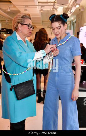 Claudia Effenberg und Klaudia Giez beim Mates date influencer Event auf der Berlin Fashion week automne/hiver 2024 in der Berliner Freiheit. Berlin, 06.02.2024 *** Claudia Effenberg et Klaudia Giez à l'événement Mates date influencer à Berlin Fashion week automne hiver 2024 au Berliner Freiheit Berlin, 06 02 2024 Foto:Xn.xKubelkax/xFuturexImagex mates 4214 Banque D'Images