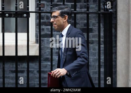 Londres, Royaume-Uni. 7 février 2024. Le premier ministre Rishi Sunak quitte le 10 Downing Street pour que le Parlement réponde aux questions du premier ministre à Londres. (Crédit image : © Tejas Sandhu/SOPA images via ZUMA Press Wire) USAGE ÉDITORIAL SEULEMENT! Non destiné à UN USAGE commercial ! Banque D'Images