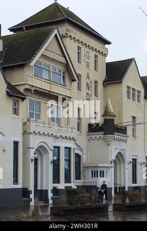 Autour de Port Talbot une ville industrielle à Neath Port Talbot Wales UK un jour d'hiver. Le Grand Hôtel; Banque D'Images