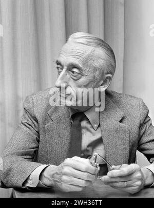 Jacques Cousteau. Portrait de l'océanographe français Jacques-Yves Cousteau (1910-1997) en 1972 Banque D'Images