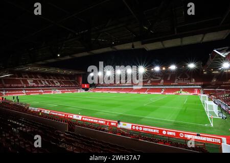 Nottingham, Royaume-Uni. 07 février 2024. Vue générale du City Ground avant le coup d'envoi du Nottingham Forest FC contre Bristol City FC Emirates FA Cup 4th Round Replay au City Ground, Nottingham, Angleterre, Royaume-Uni le 7 février 2024 Credit : Every second Media/Alamy Live News Banque D'Images