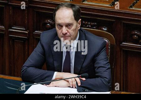 Roma, Italie. 07 février 2024. Foto Roberto Monaldo/LaPresse07-02-2024 Roma Politica Camera dei deputati - heure des questions Nella foto Luca Ciriani 07-02-2024 Rome (Italie) politique Chambre des députés - heure des questions sur la photo Luca Ciriani crédit : LaPresse/Alamy Live News Banque D'Images