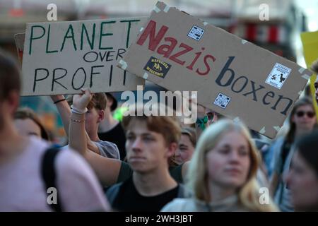 Hambourg, Allemagne, 09 15 2023 - vendredi pour l'avenir, démonstration des étudiants à Hambourg. Les étudiants sont allés dans la rue pour faire grève et exiger que les politiciens le fassent Banque D'Images