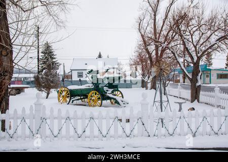 Caltrans établit des points de contrôle de la chaîne sur l'U.S. 395 comme celui-ci à Bridgeport, Mono County, CA, USA pendant les tempêtes de neige. Banque D'Images