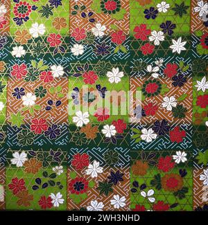 Motifs japonais traditionnels - thèmes floraux et festifs Banque D'Images