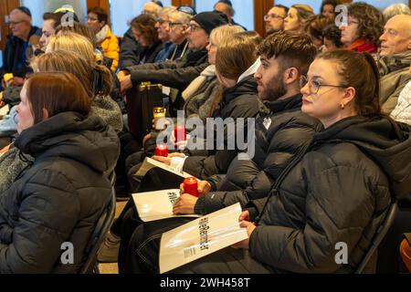 marche des valises à Recklinghausen, pour la 2ème fois plus de 500 personnes traversent Recklinghausen, portant des valises portant l'inscription #WeRemember, i. Banque D'Images