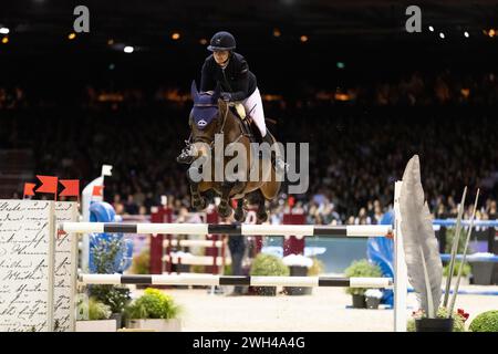 Bordeaux, France - 3 février 2024. Jeanne Sadran de France au Jumping International Bordeaux. Banque D'Images