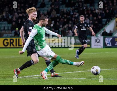 Édimbourg, Royaume-Uni. 07 février 2024. Scottish Premiership - Hibernian FC v Celtic FC 07/02/2024 L'attaquant de Hibs, Martin Boyle, approche de la prise Hibernian sur Celtic dans la première équipe écossaise au stade Easter Road, Édimbourg, Royaume-Uni crédit : Ian Jacobs/Alamy Live News Banque D'Images