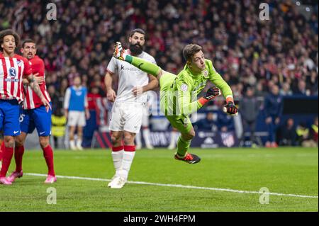 Madrid, Espagne. 07 février 2024. Julen Agirrezabala de l’Athletic Bilbao vu en action lors du match de football valable pour la demi-finale du tournoi de Copa del Rey entre l’Atletico Madrid et l’Athletic Bilbao a joué à l’Estadio Metropolitano de Madrid, Espagne. Crédit : Agence photo indépendante/Alamy Live News Banque D'Images