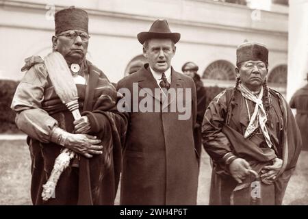 Chefs Osages avec le commissaire indien Burke à la Maison Blanche à Washington D.C. le 10 janvier 1923. Banque D'Images