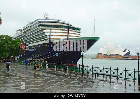 Bateau de croisière Holland America Line Noordam dans le port de Sydney Australia à Circular Quay Banque D'Images
