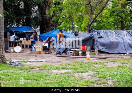 Camp de squatters, Lavalle Square, Buenos Aires, Argentine, lundi, 13 novembre 2023. Photo : David Rowland / One-Image.com Banque D'Images