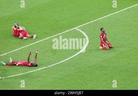 Doha, Qatar. 7 février 2024. Les joueurs du Qatar réagissent après la demi-finale entre l'Iran et le Qatar à la Coupe d'Asie de l'AFC Qatar à Doha, Qatar, le 7 février 2024. Crédit : Ding Ting/Xinhua/Alamy Live News Banque D'Images