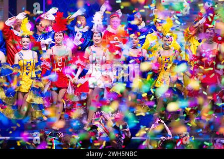 Mainz, Allemagne. 07 février 2024. Les danseurs MCV se produisent lors de la dernière répétition de la session de carnaval 'Mainz bleibt Mainz, wie es singt und lacht'. Cette année, l’événement traditionnel sera diffusé par ZDF. Crédit : Lando Hass/dpa/Alamy Live News Banque D'Images